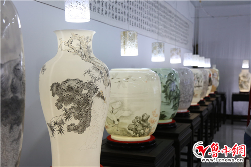 “探班”陶博會(huì)布展現(xiàn)場 國瓷、琉璃閃耀展廳(圖3)